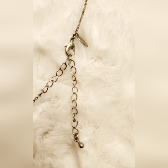 NWOT Lia Sophia "R" initial necklace - Picture 3 of 6